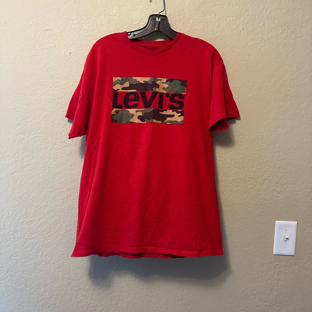 Levi's Red Short Sleeve Tee with Iconic Logo